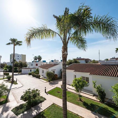Fig Tree Z Holiday Resort Paralimni Exterior photo